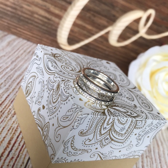 ✨Silver-Tone Cubic Zirconia Ring Duo Band Set - Picture 6 of 7